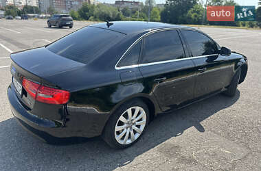 Седан Audi A4 2012 в 