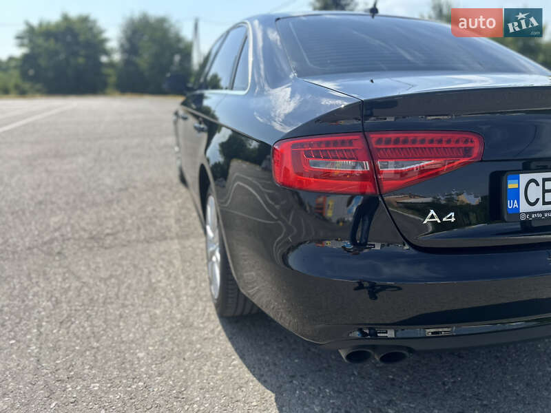 Седан Audi A4 2012 в Чернівцях