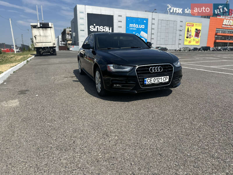 Седан Audi A4 2012 в Чернівцях