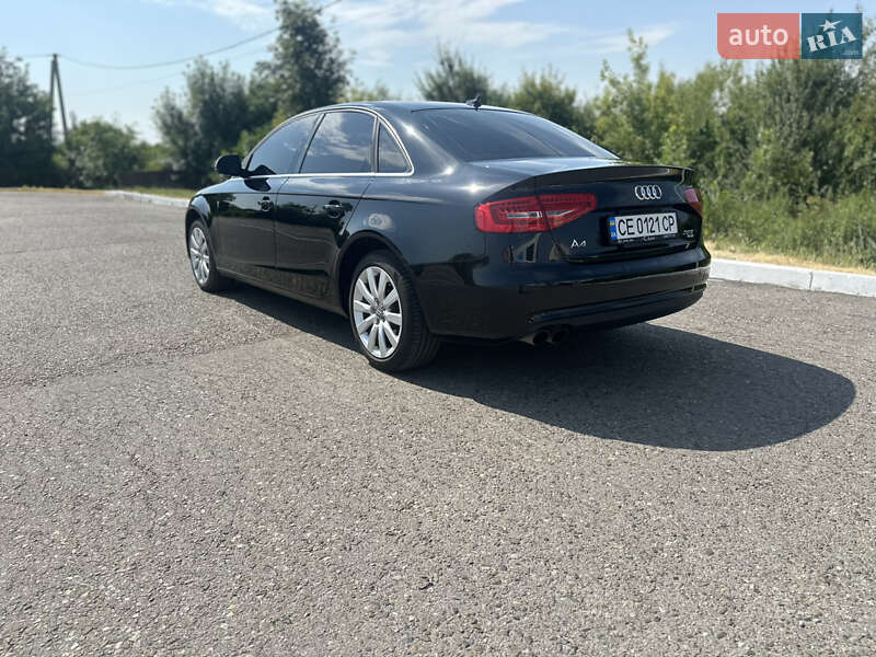Седан Audi A4 2012 в Чернівцях