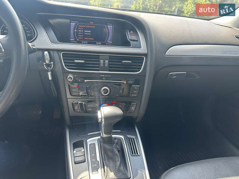 Седан Audi A4 2012 в Чернівцях