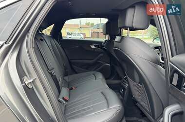 Седан Audi A4 2020 в 