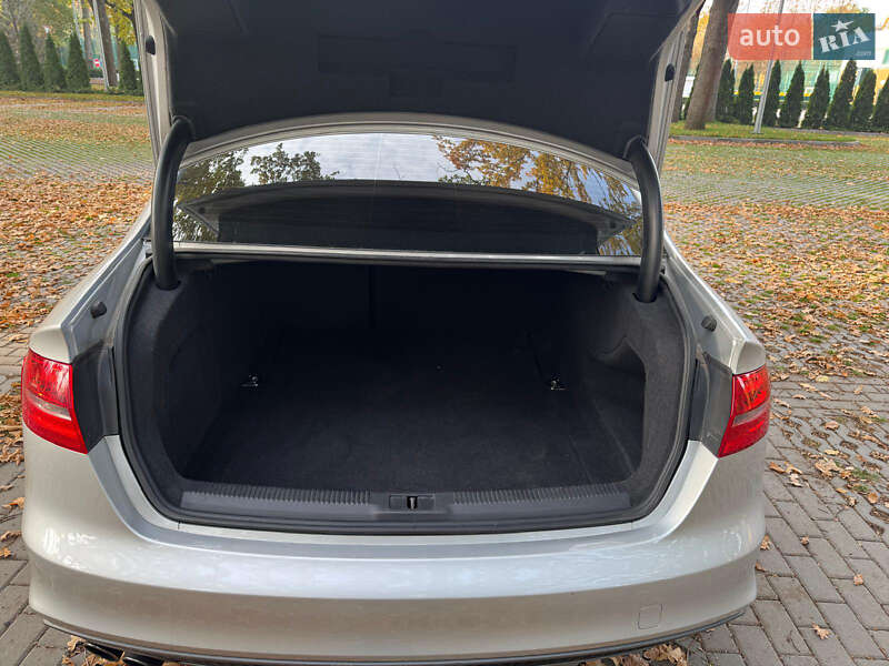 Седан Audi A4 2014 в Харкові