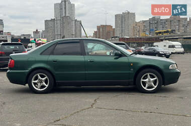 Седан Audi A4 1997 в 