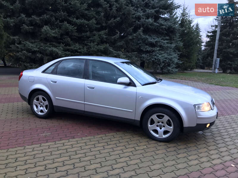 Седан Audi A4 2002 в Корсуне-Шевченковском