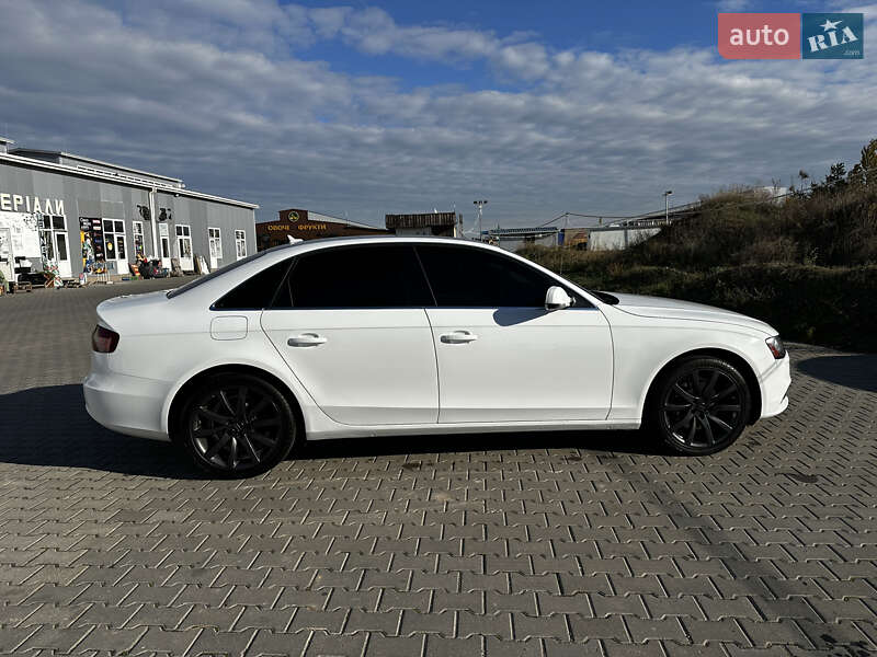 Седан Audi A4 2012 в Одесі
