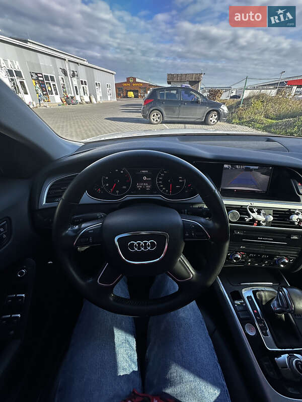 Седан Audi A4 2012 в Одесі