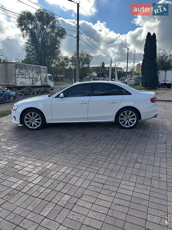 Седан Audi A4 2013 в Кропивницькому