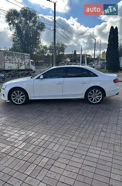 Седан Audi A4 2013 в  фото 3 Седан Audi A4 2013 в