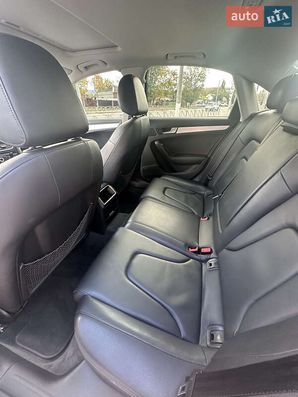 Седан Audi A4 2013 в Кропивницькому