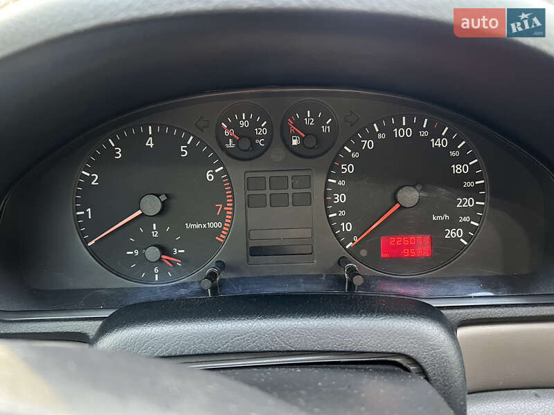 Седан Audi A4 1999 в Хмельницькому