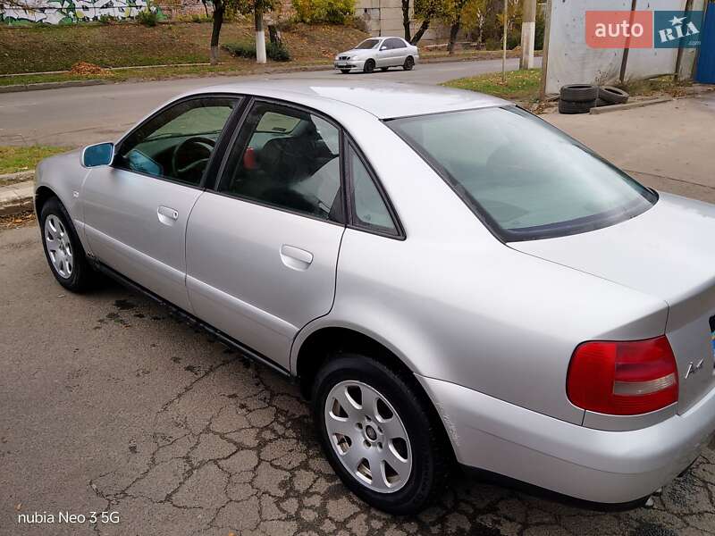 Седан Audi A4 2000 в Слов'янську
