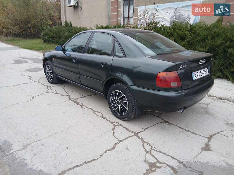 Седан Audi A4 1996 в Хотине фото 3 Седан Audi A4 1996 в Хотине