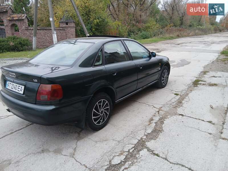 Седан Audi A4 1996 в Хотине фото 5 Седан Audi A4 1996 в Хотине