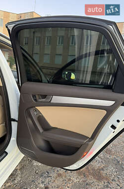 Седан Audi A4 2015 в 