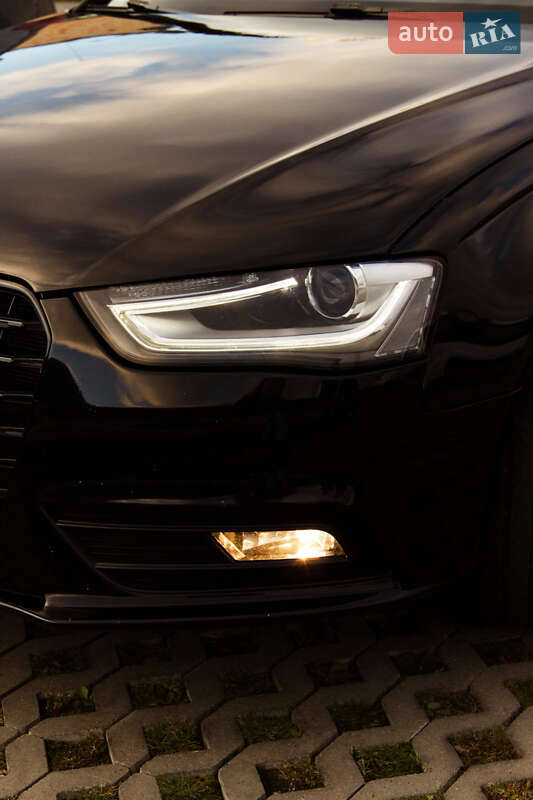 Седан Audi A4 2013 в Луцке