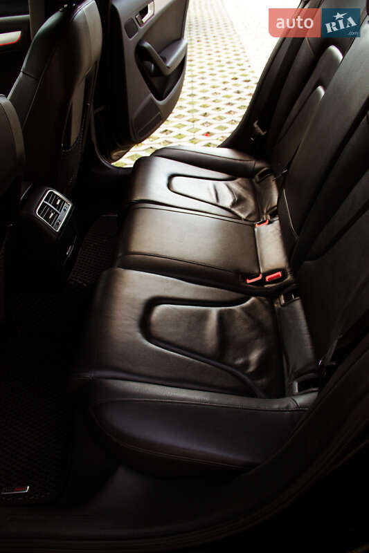 Седан Audi A4 2013 в Луцке