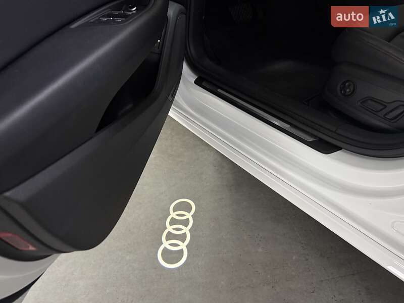 Седан Audi A4 2024 в Полтаві