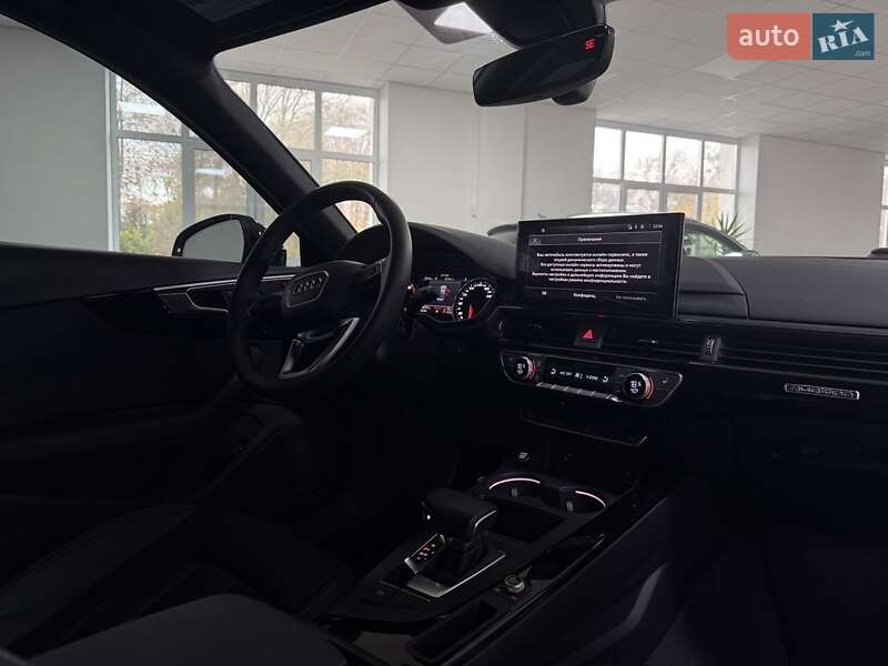 Седан Audi A4 2024 в Полтаві