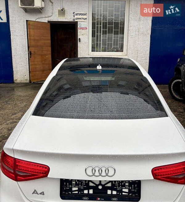 Седан Audi A4 2015 в Харкові