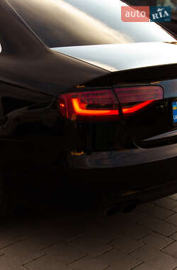 Седан Audi A4 2013 в 