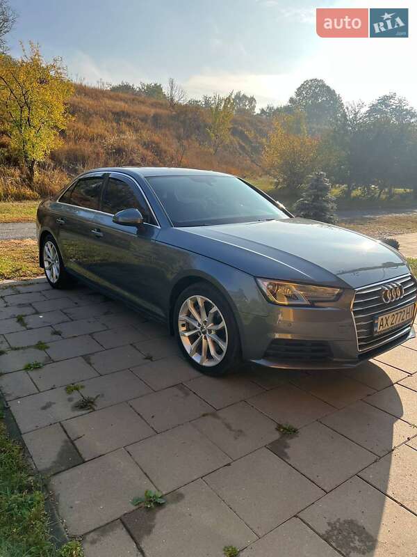 Седан Audi A4 2016 в  фото Седан Audi A4 2016 в