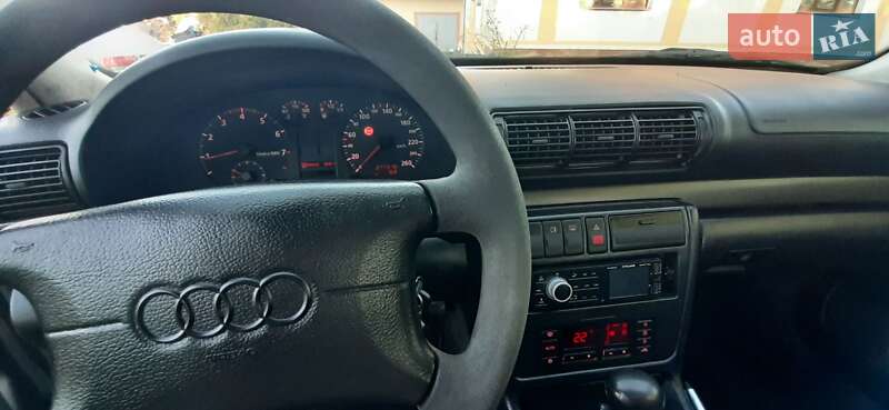 Седан Audi A4 1997 в Тернополе