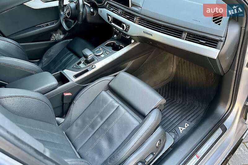 Седан Audi A4 2017 в Львові
