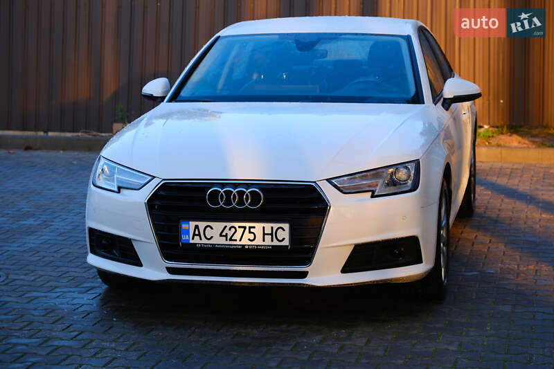 Седан Audi A4 2017 в Киеве