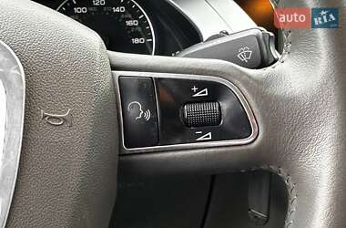 Седан Audi A4 2011 в  фото 24 Седан Audi A4 2011 в