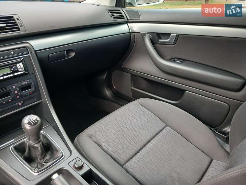 Универсал Audi A4 2006 в Хороле