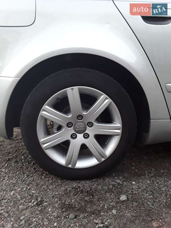 Универсал Audi A4 2006 в Хороле