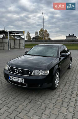 Седан Audi A4 2003 в  фото 3 Седан Audi A4 2003 в