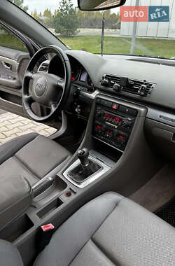 Седан Audi A4 2003 в  фото 27 Седан Audi A4 2003 в