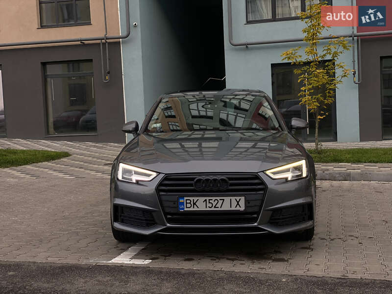 Седан Audi A4 2017 в Ровно