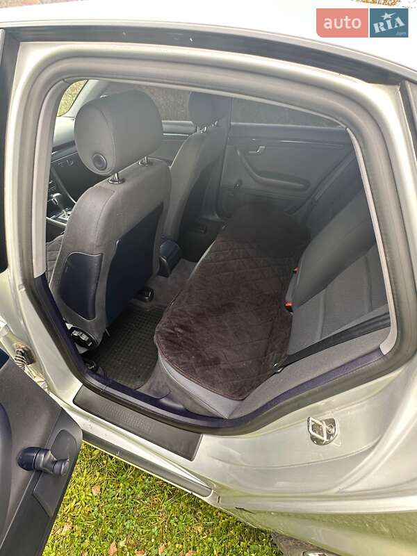 Седан Audi A4 2003 в Хусте