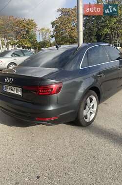 Седан Audi A4 2018 в 