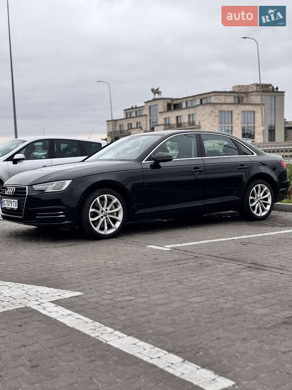Седан Audi A4 2016 в Львове