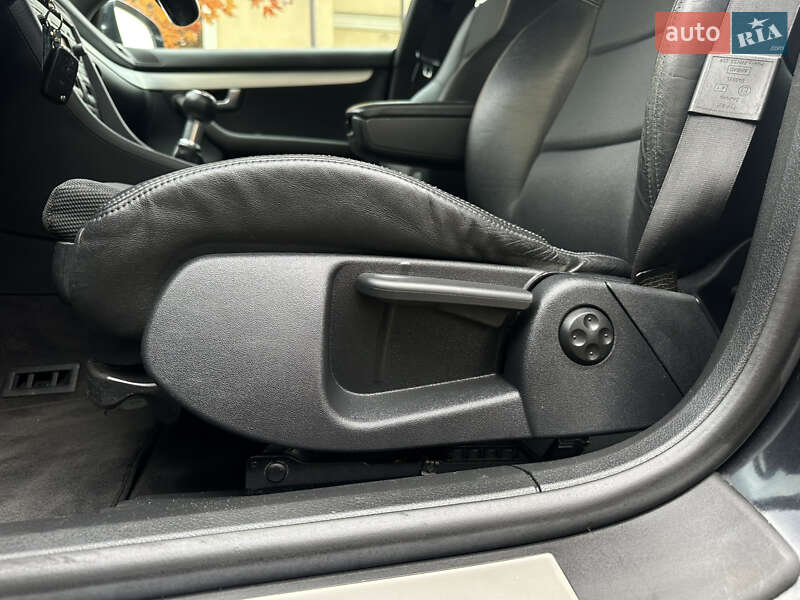 Универсал Audi A4 2004 в Сарнах