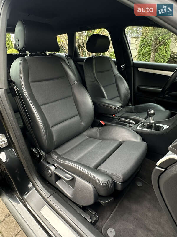 Универсал Audi A4 2004 в Сарнах