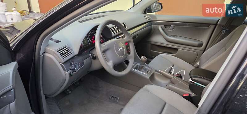 Седан Audi A4 2003 в Сколе