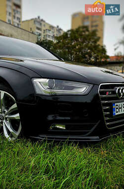 Седан Audi A4 2013 в Одесі