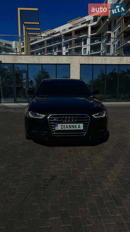 Седан Audi A4 2013 в Одесі