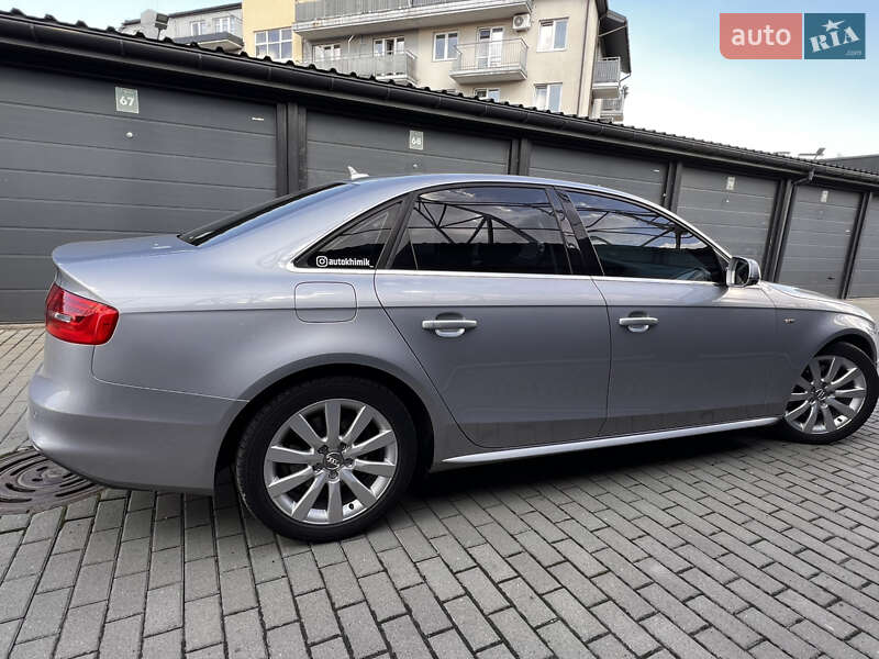 Седан Audi A4 2015 в Львові