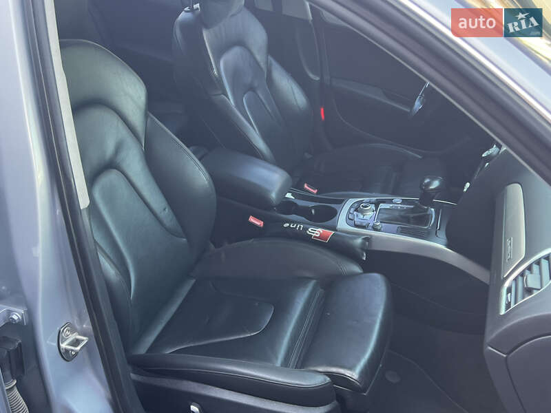 Седан Audi A4 2015 в Львові