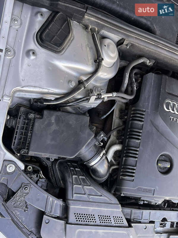 Седан Audi A4 2015 в Львові