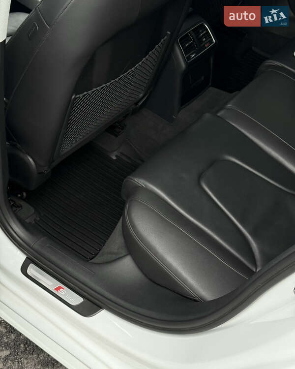 Седан Audi A4 2015 в Львові фото 12 Седан Audi A4 2015 в Львові