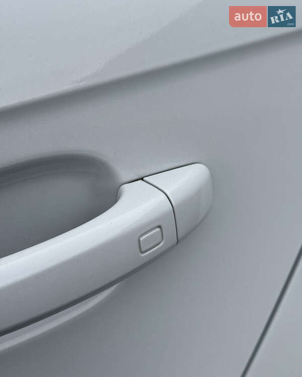 Седан Audi A4 2015 в Львові фото 46 Седан Audi A4 2015 в Львові