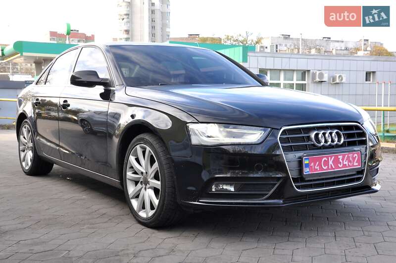 Седан Audi A4 2014 в Львові