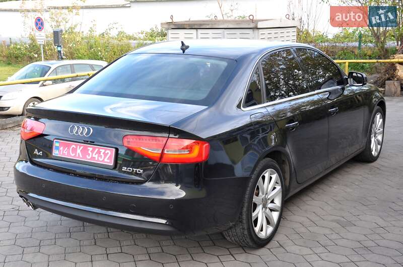 Седан Audi A4 2014 в Львові